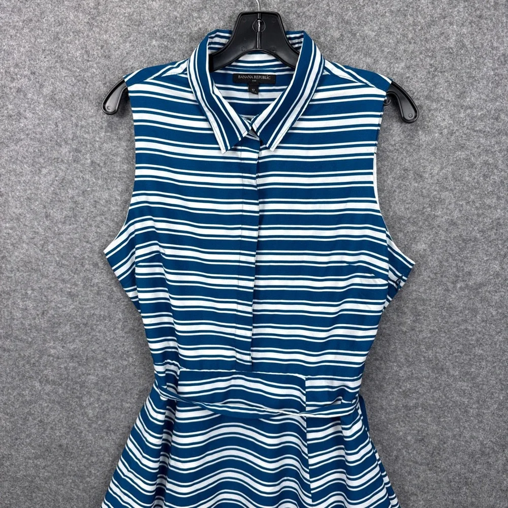 Banana Republic sleeveless shirt